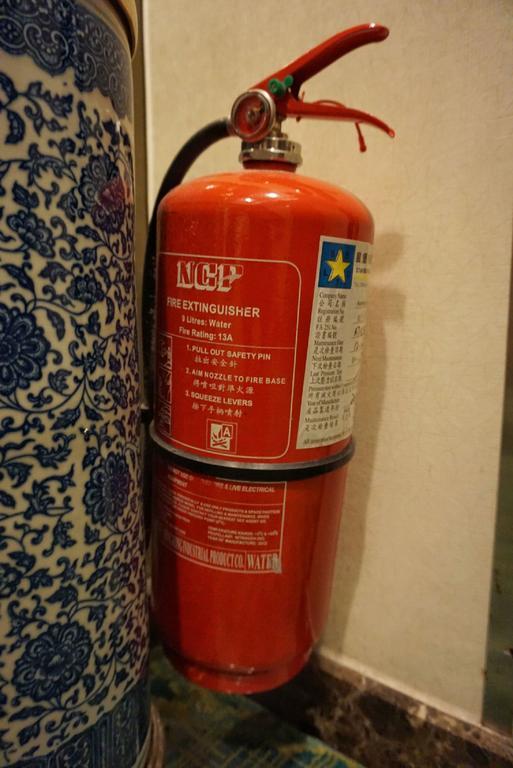 Lander Edward Khách sạn